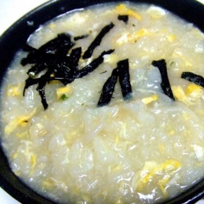 鶏を茹でたスープ、絶品ですね（*^^*）
ご飯にスープがしゅんでとても美味♡